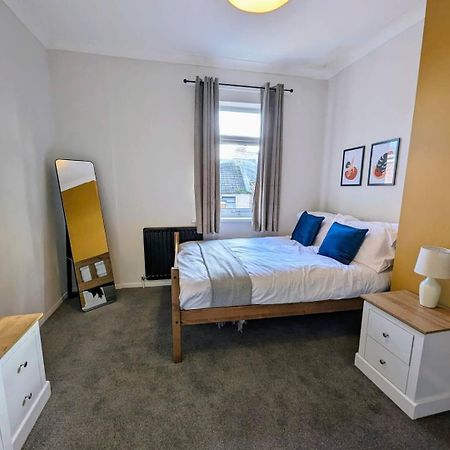 Spacious And Homey 4 Bedroom House Бишъп Оукланд Екстериор снимка