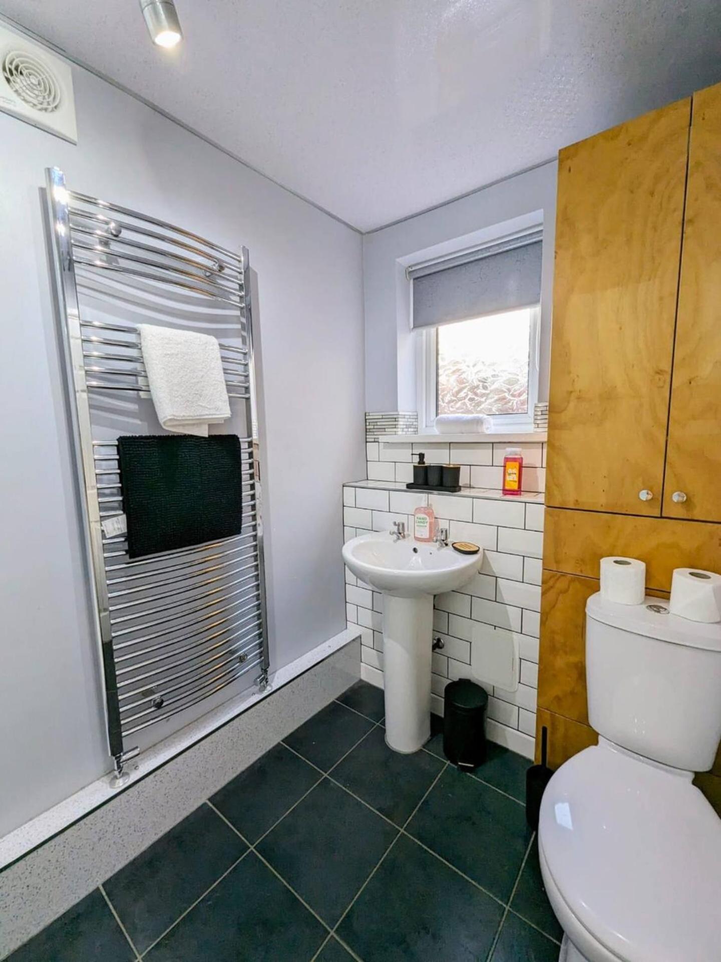 Spacious And Homey 4 Bedroom House Бишъп Оукланд Екстериор снимка